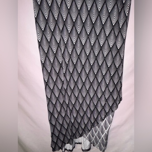 Design History Black and White Asymmetrical Dress - Picture 8 of 10